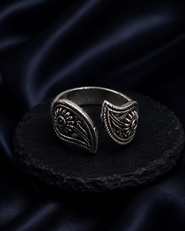Heritage Leaf Sterling Silver Toe Ring